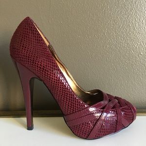 Charles by Charles David Heels - Size 6